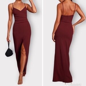 New ▶️ Lulu’s ◀️ Burgundy Ruched Maxi Dress with Slit. Medium